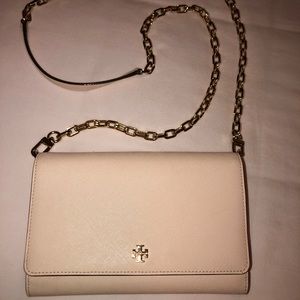Tory Burch Robinson chain wallet.